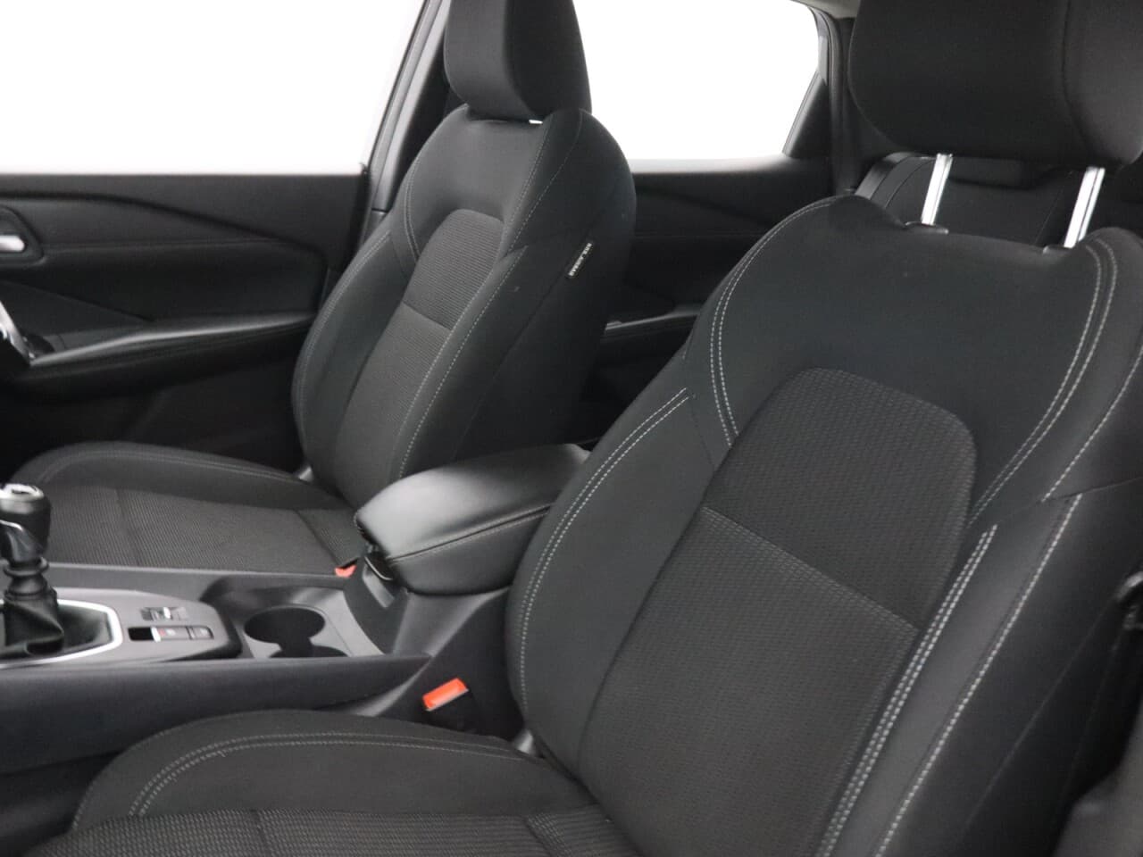 Nissan Qashqai 1.3 DIG-T MHEV Acenta Premium — image 40
