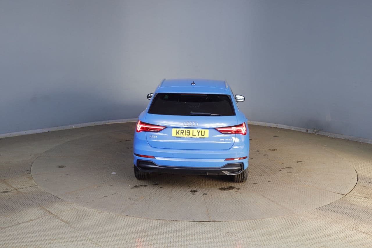 Audi Q3 1.5 TFSI CoD 35 S line — image 5