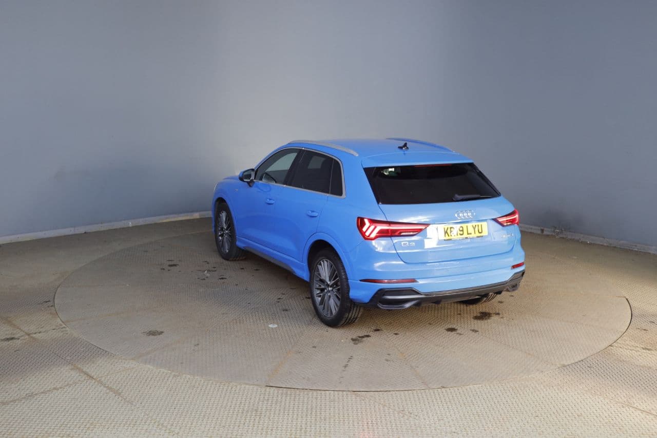 Audi Q3 1.5 TFSI CoD 35 S line — image 4