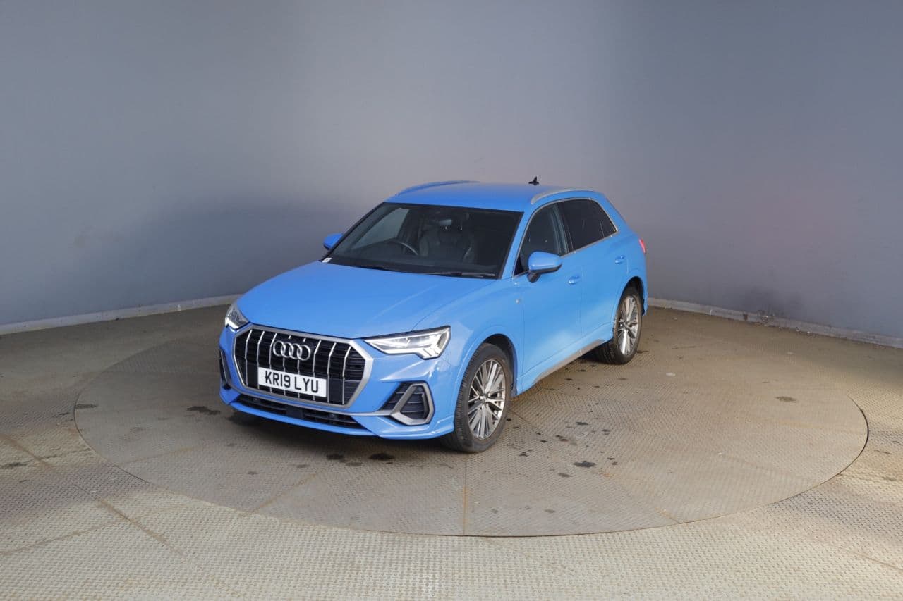 Audi Q3 1.5 TFSI CoD 35 S line — image 3