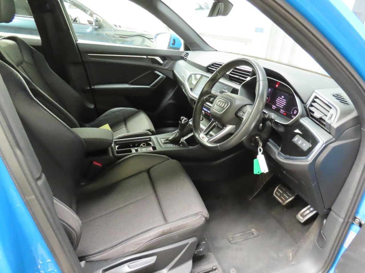 Audi Q3 1.5 TFSI CoD 35 S line — image 7