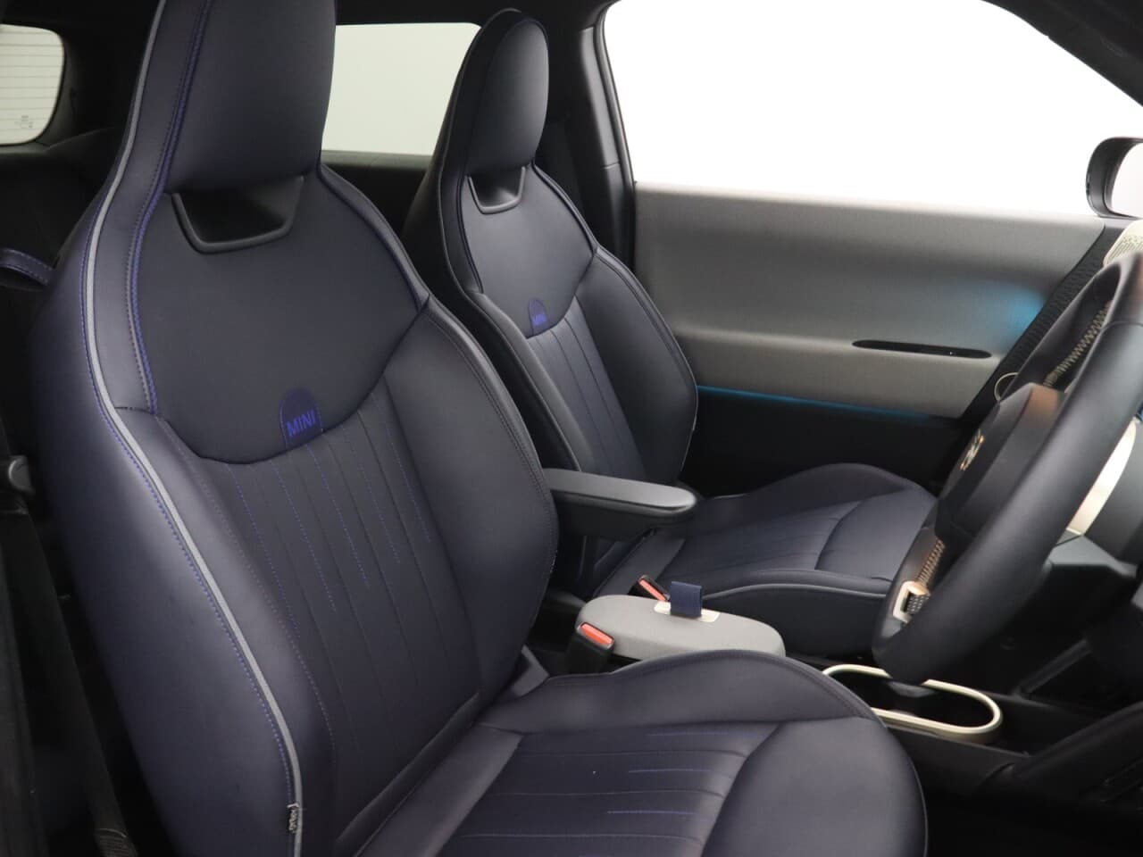 Mini Cooper E 160KW 54KWH SE EXCLUSIVE L3 — image 14
