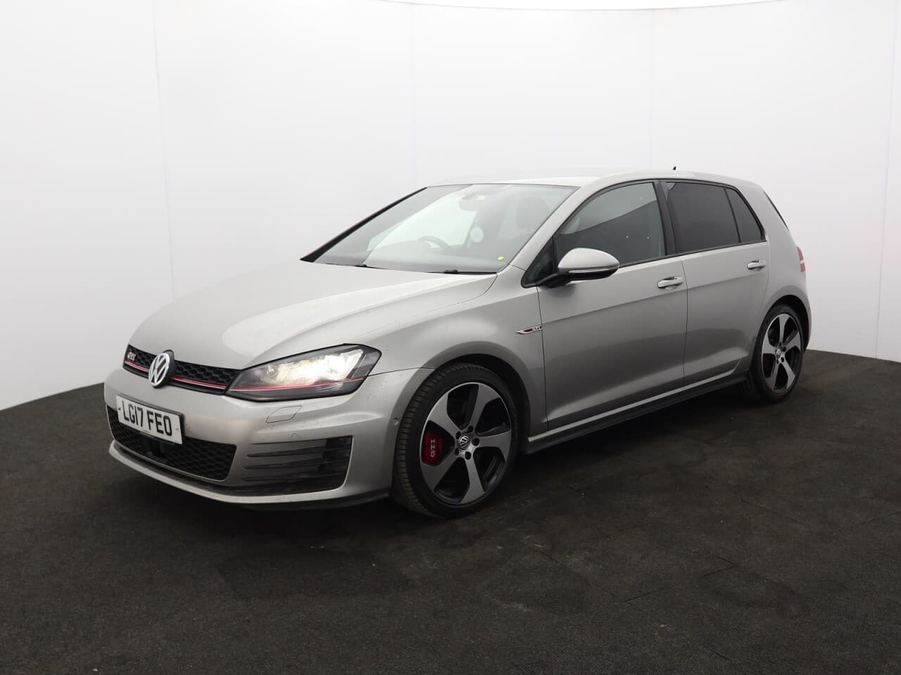 Volkswagen Golf 2.0 TSI BlueMotion Tech GTI Performance — image 5