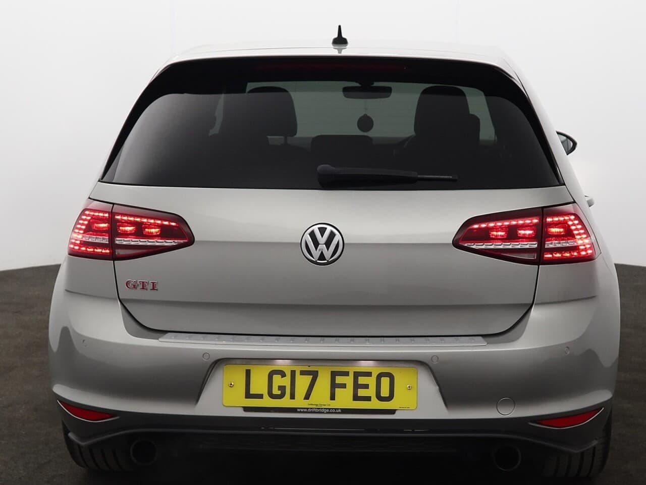 Volkswagen Golf 2.0 TSI BlueMotion Tech GTI Performance — image 9