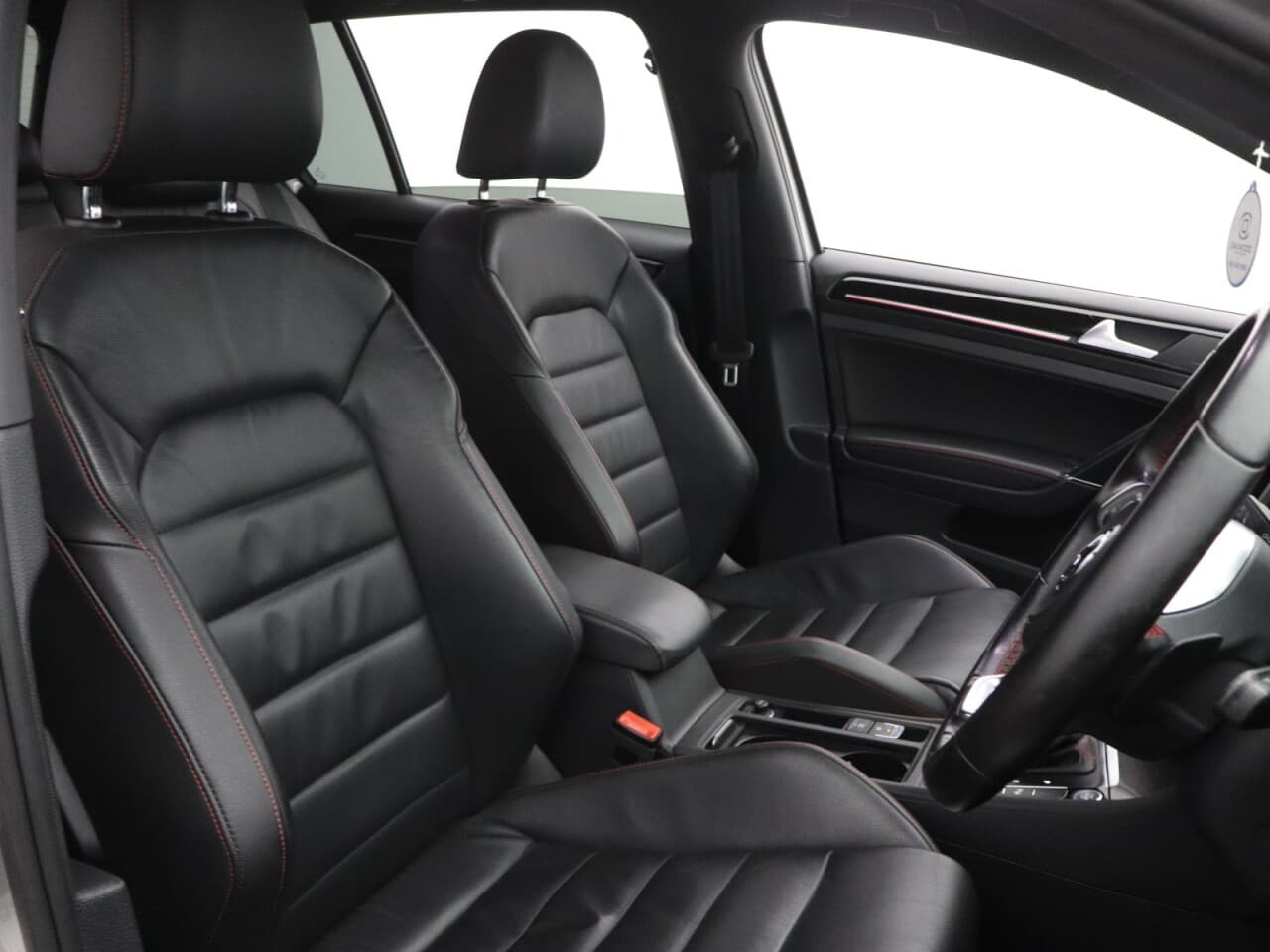 Volkswagen Golf 2.0 TSI BlueMotion Tech GTI Performance — image 15
