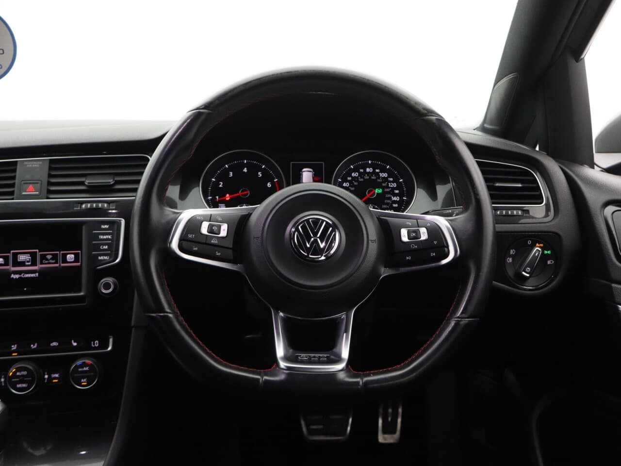 Volkswagen Golf 2.0 TSI BlueMotion Tech GTI Performance — image 16