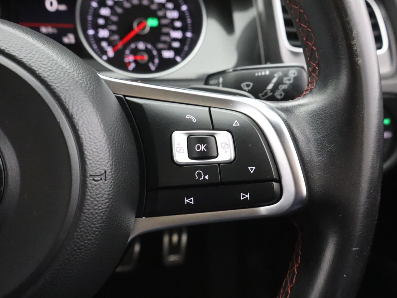 Volkswagen Golf 2.0 TSI BlueMotion Tech GTI Performance — image 18