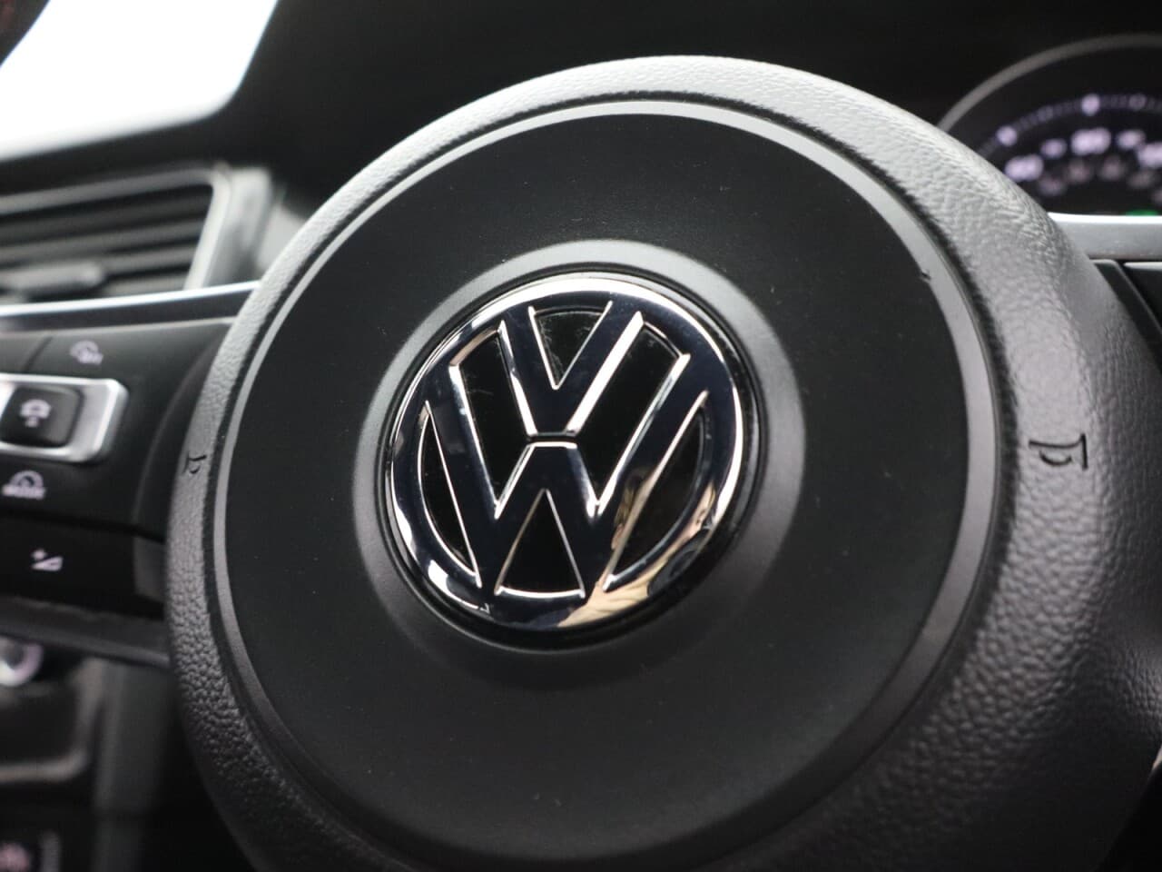 Volkswagen Golf 2.0 TSI BlueMotion Tech GTI Performance — image 20