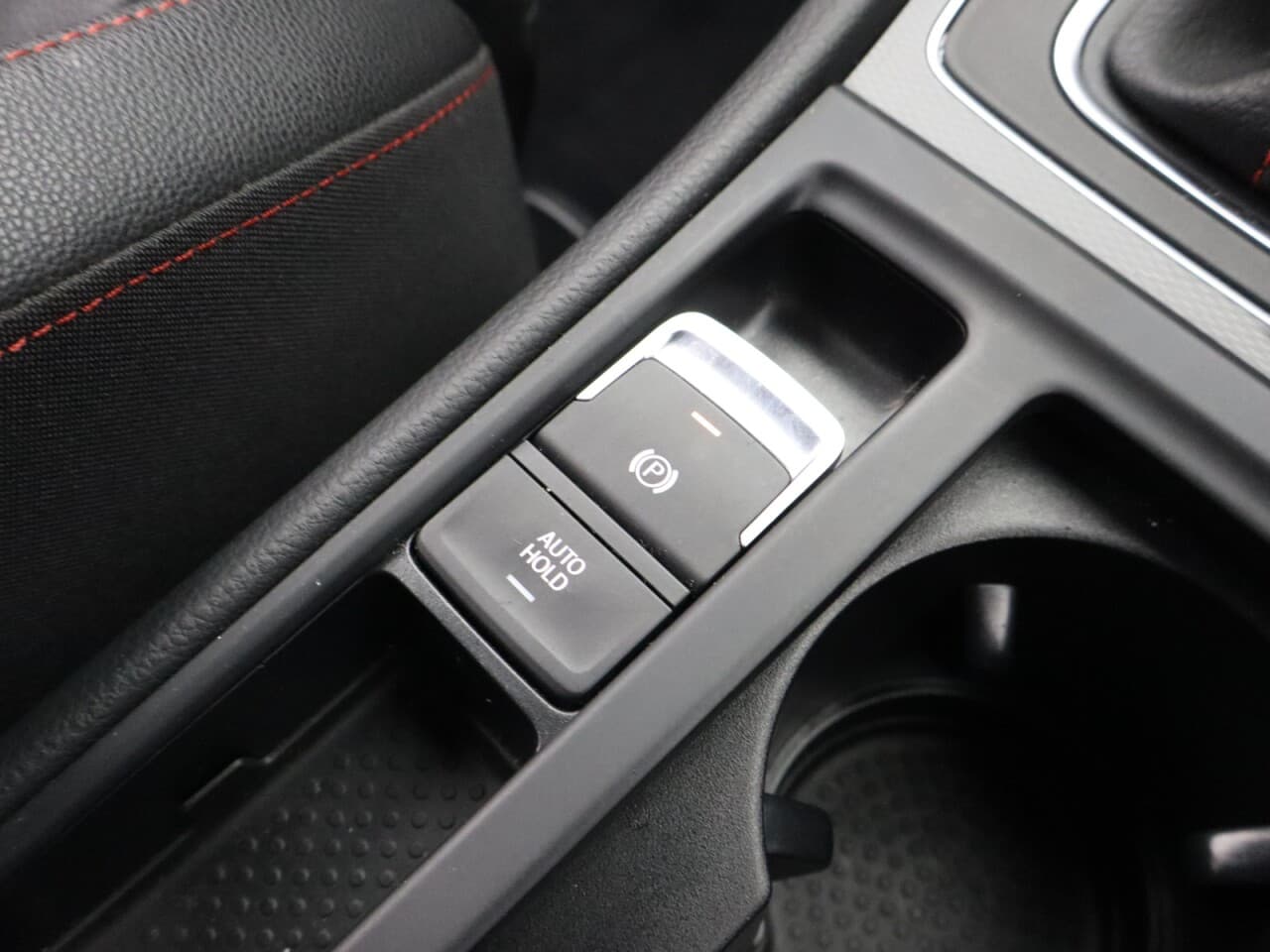 Volkswagen Golf 2.0 TSI BlueMotion Tech GTI Performance — image 29