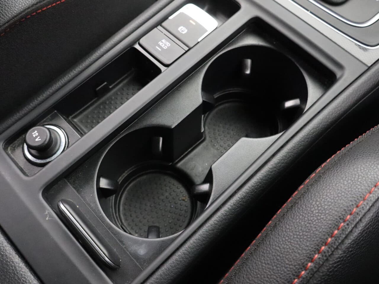 Volkswagen Golf 2.0 TSI BlueMotion Tech GTI Performance — image 30