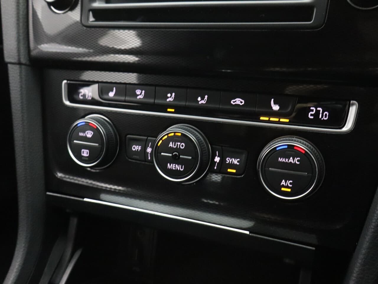 Volkswagen Golf 2.0 TSI BlueMotion Tech GTI Performance — image 33