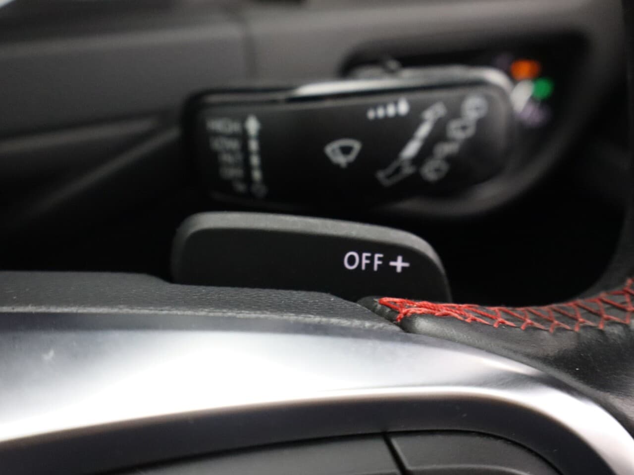 Volkswagen Golf 2.0 TSI BlueMotion Tech GTI Performance — image 45