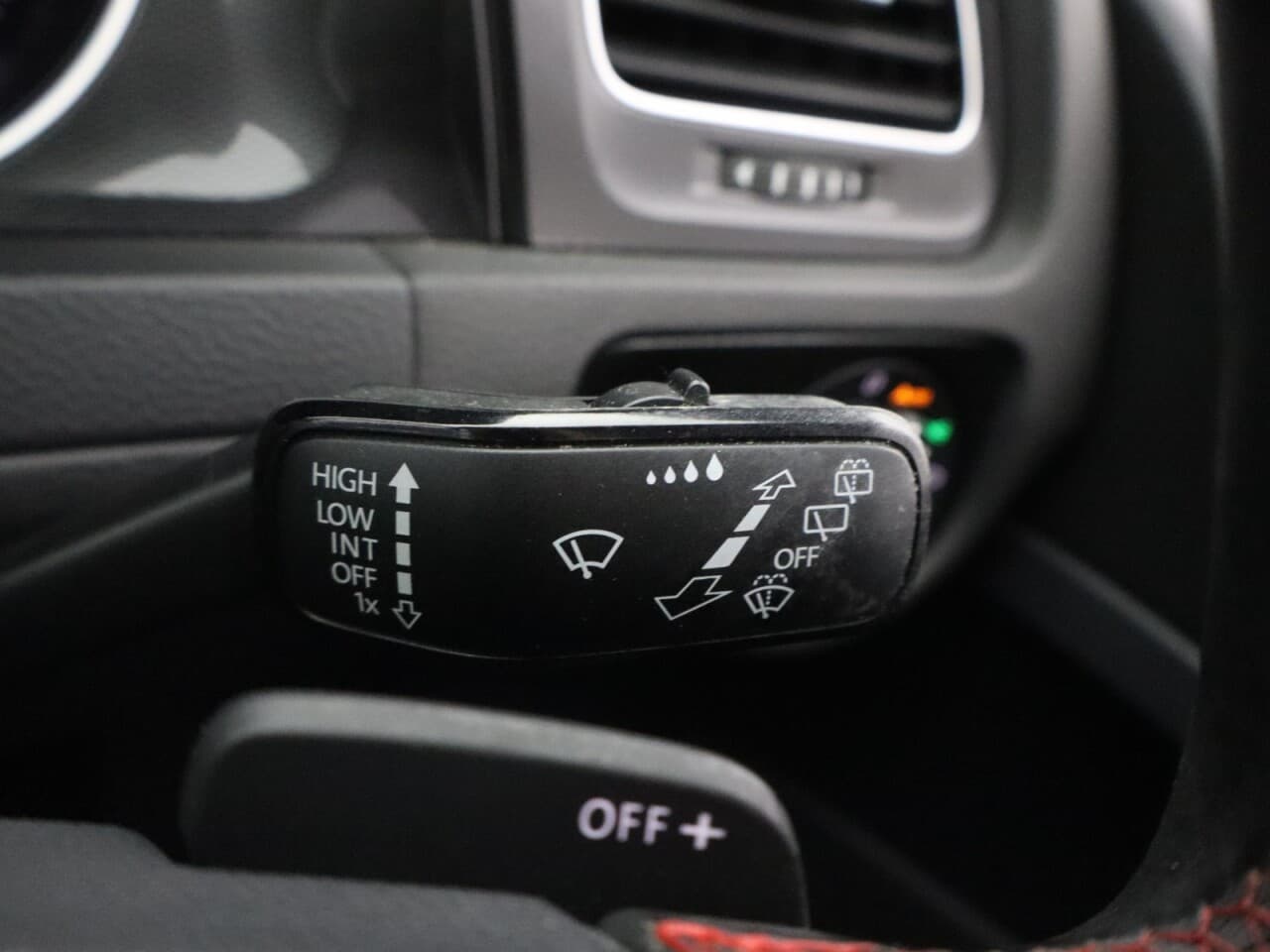 Volkswagen Golf 2.0 TSI BlueMotion Tech GTI Performance — image 47