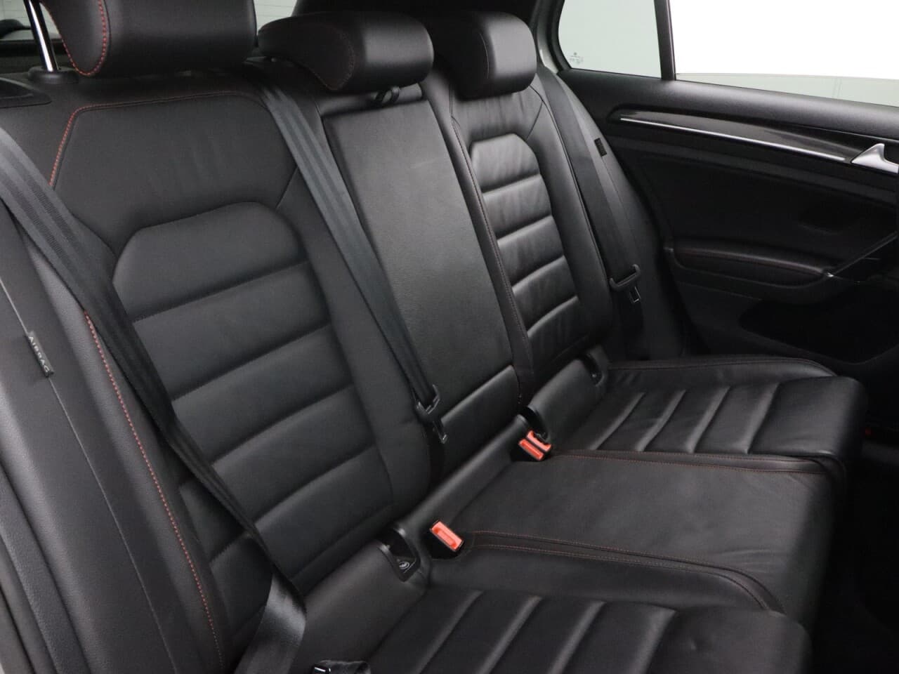 Volkswagen Golf 2.0 TSI BlueMotion Tech GTI Performance — image 50