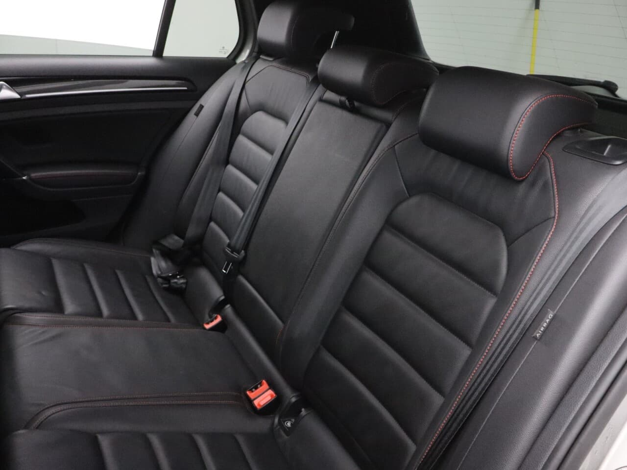 Volkswagen Golf 2.0 TSI BlueMotion Tech GTI Performance — image 51