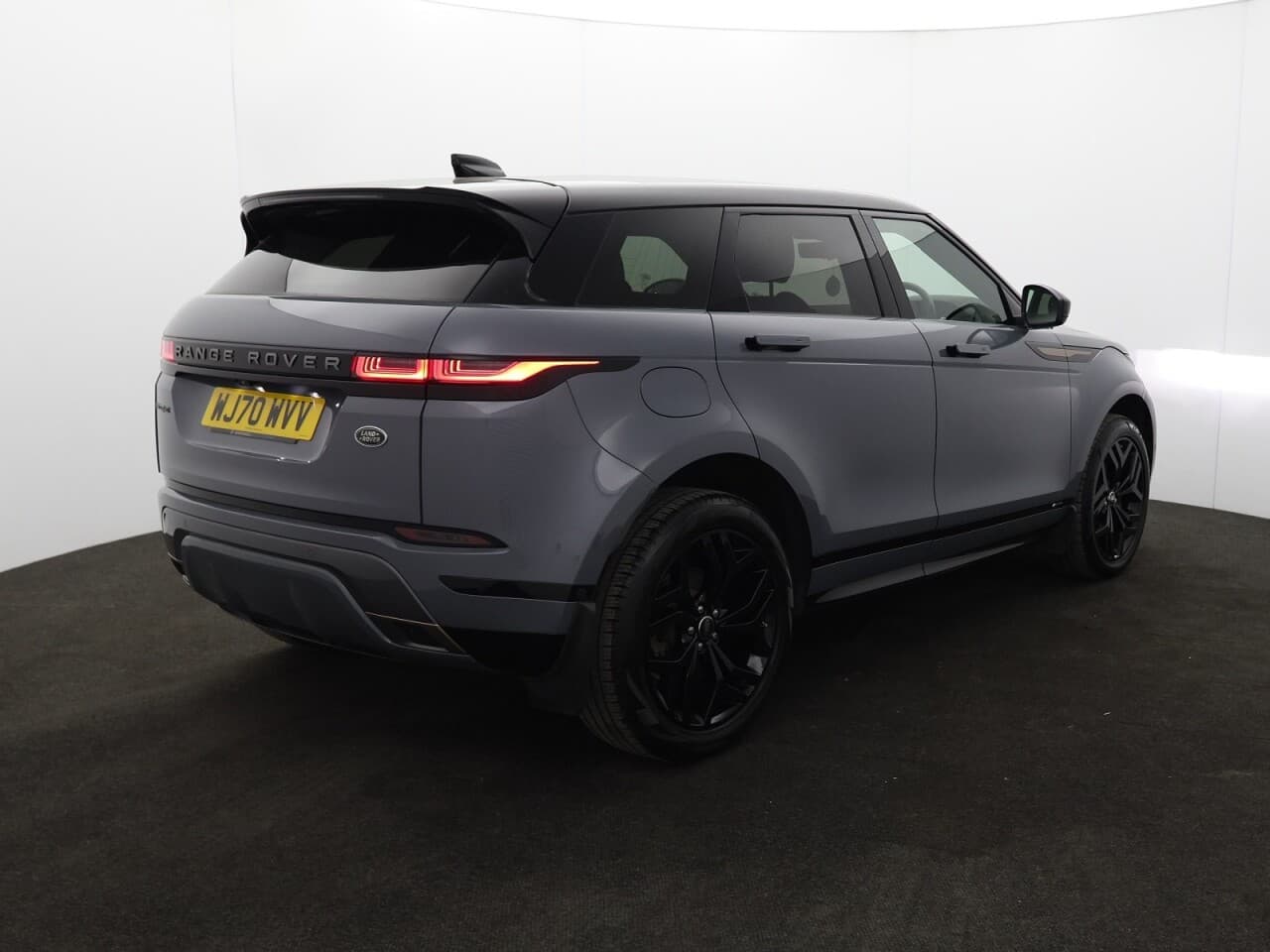 Land Rover Range Rover Evoque 2.0 D180 MHEV First Edition — image 10