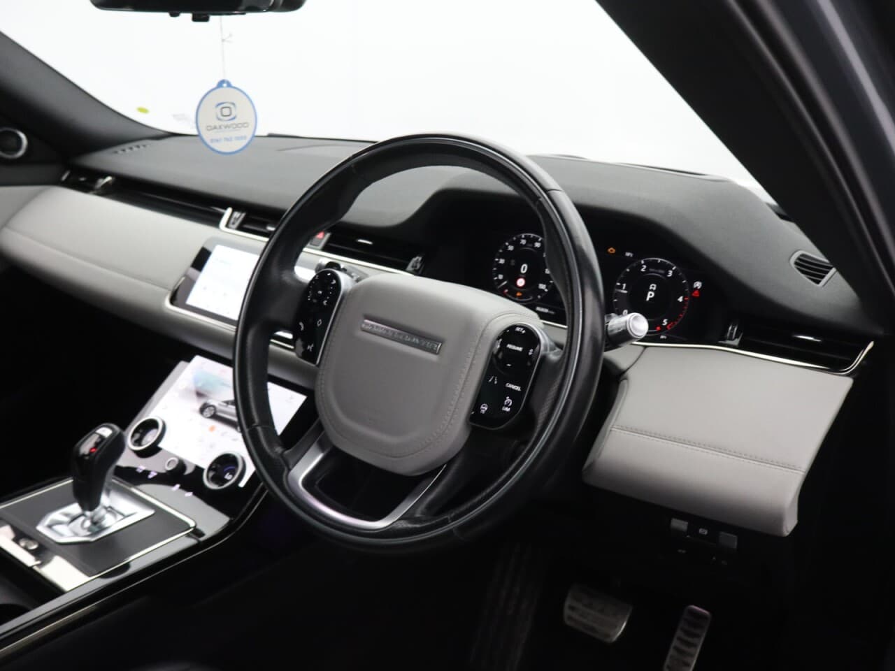 Land Rover Range Rover Evoque 2.0 D180 MHEV First Edition — image 14