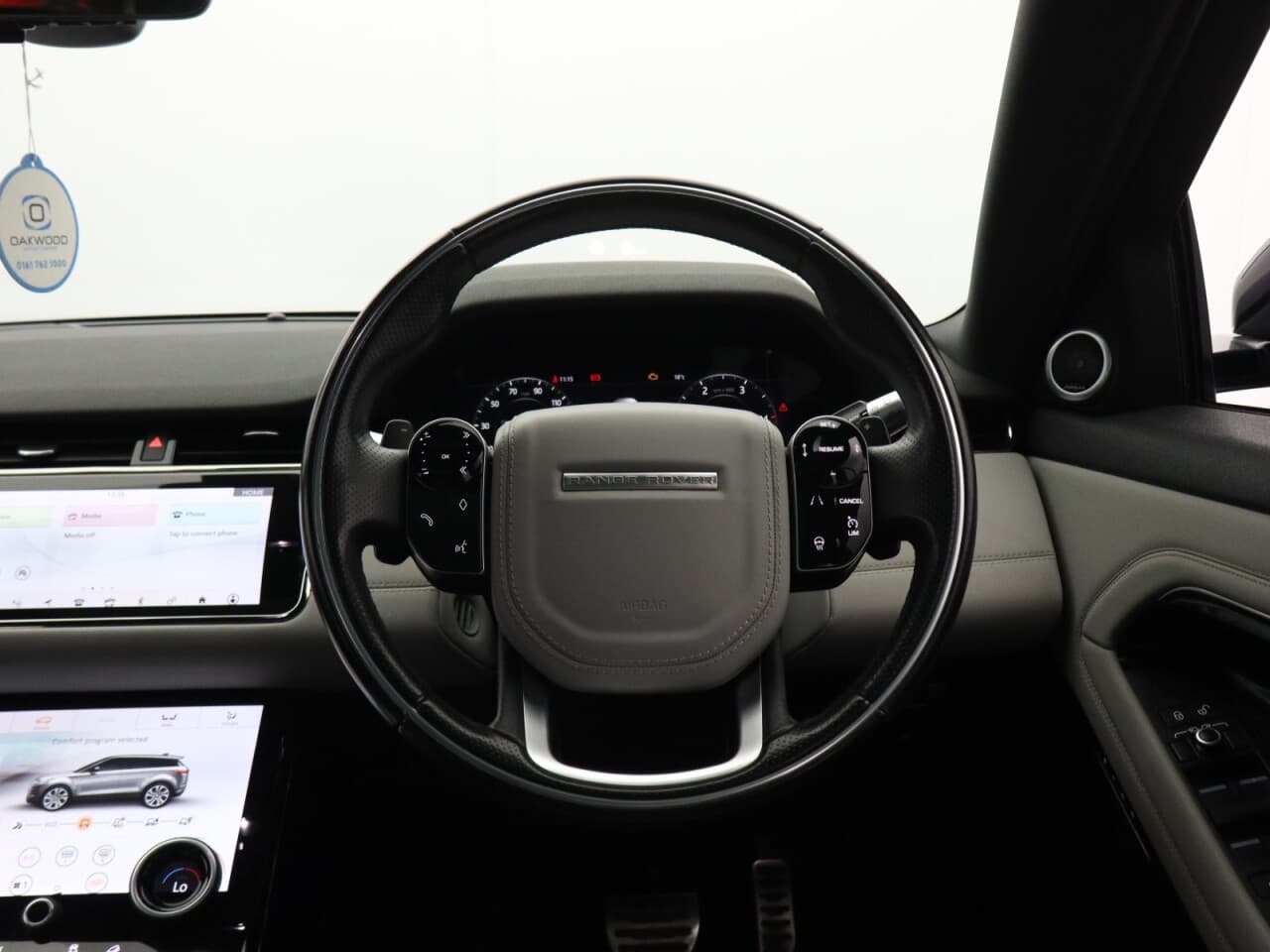 Land Rover Range Rover Evoque 2.0 D180 MHEV First Edition — image 16