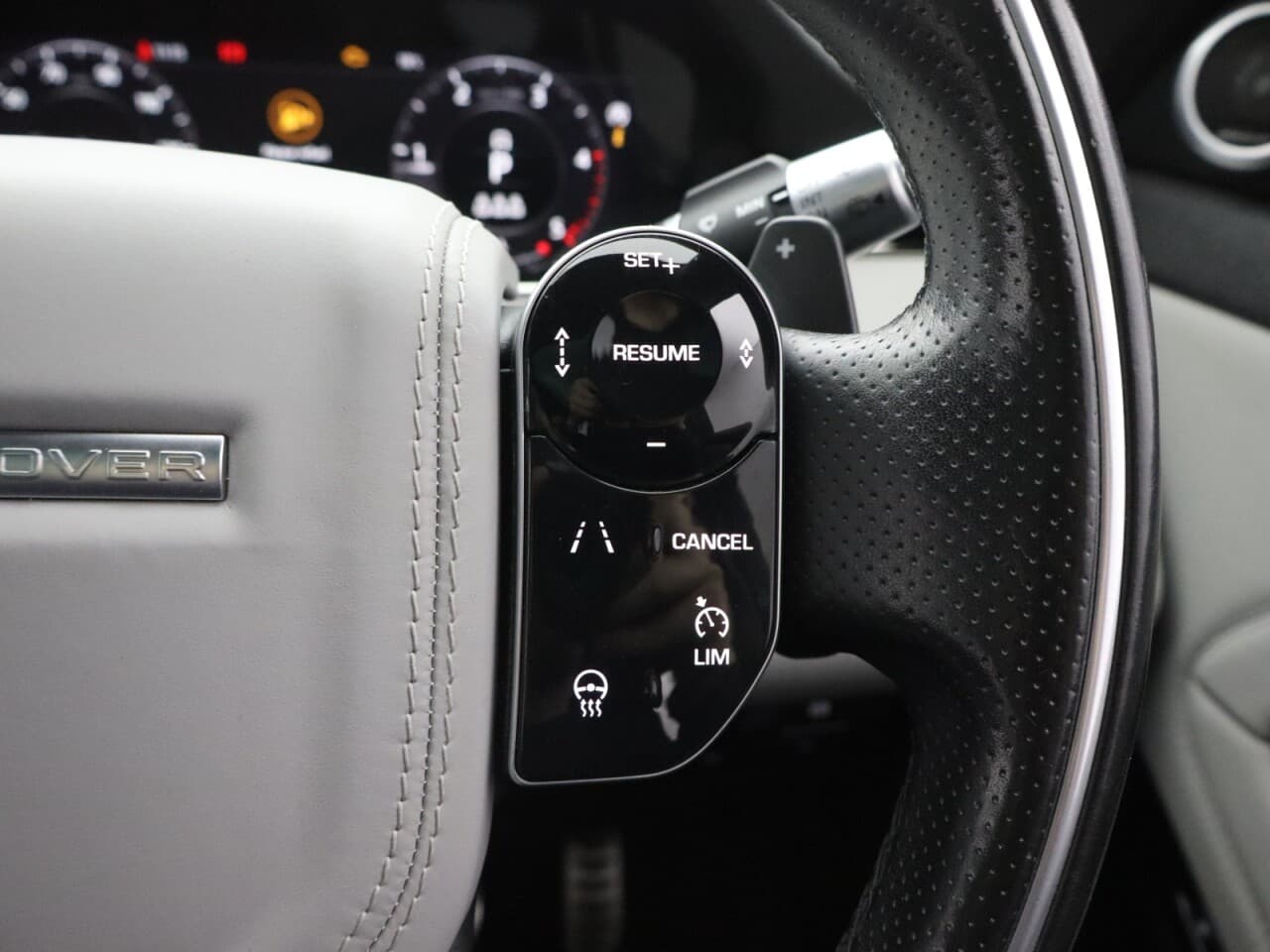Land Rover Range Rover Evoque 2.0 D180 MHEV First Edition — image 20
