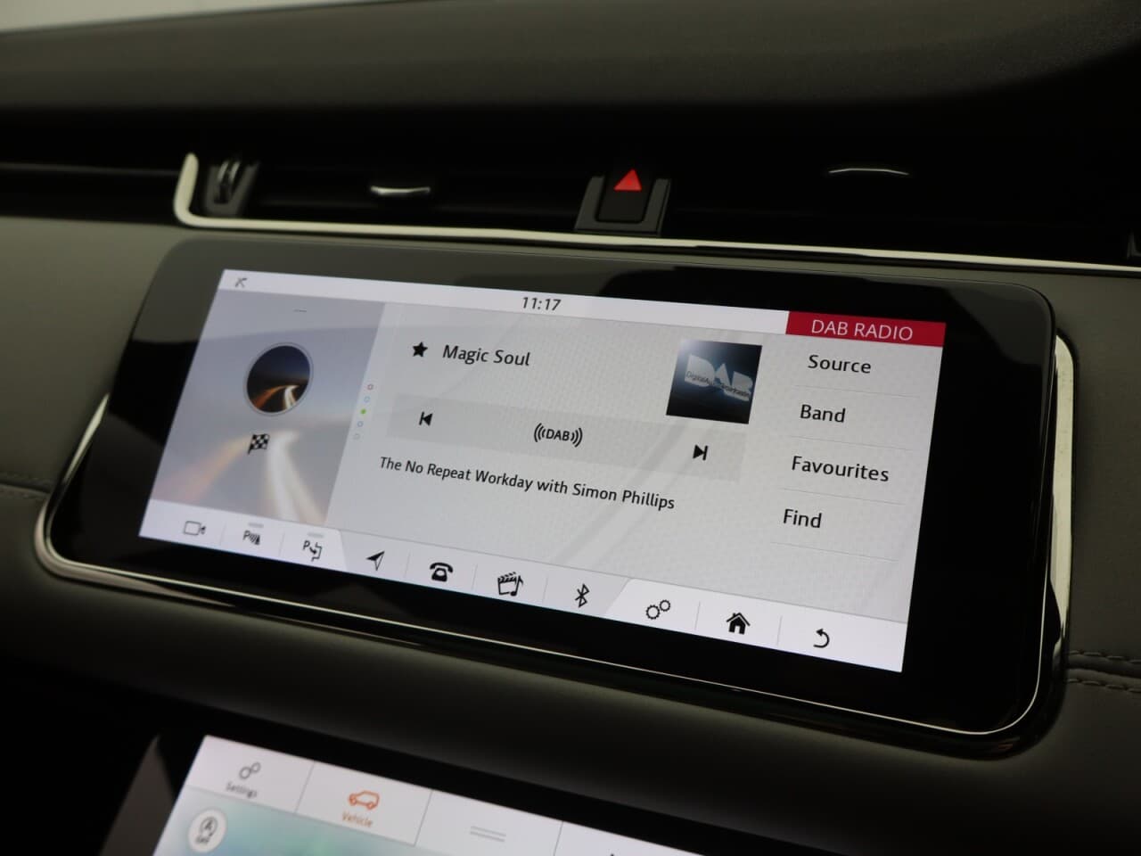 Land Rover Range Rover Evoque 2.0 D180 MHEV First Edition — image 38