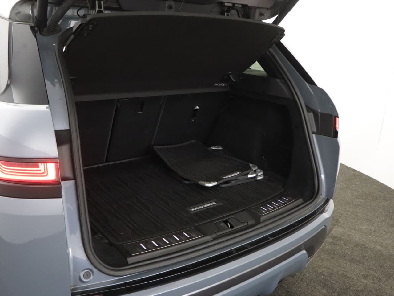 Land Rover Range Rover Evoque 2.0 D180 MHEV First Edition — image 51