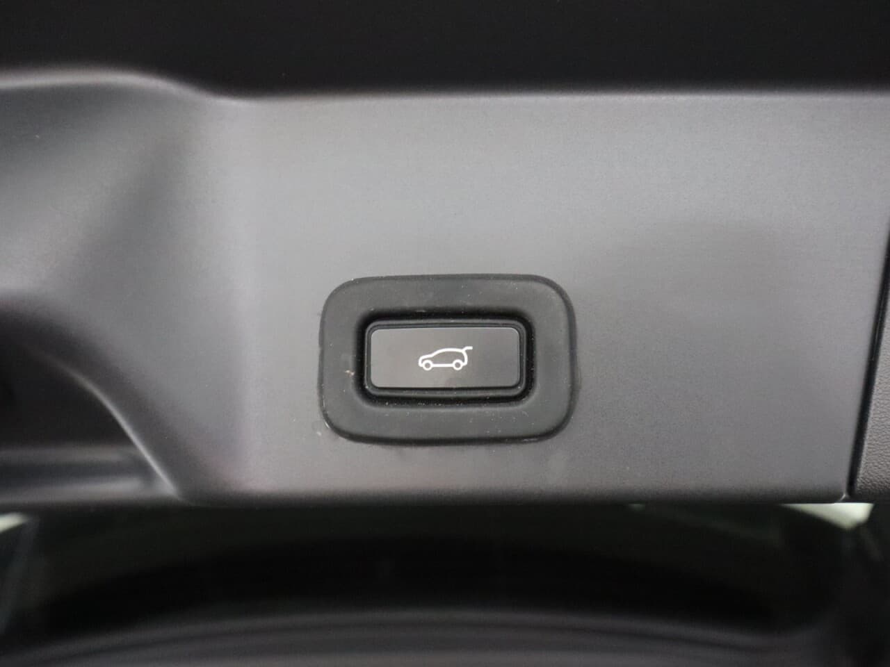 Land Rover Range Rover Evoque 2.0 D180 MHEV First Edition — image 52