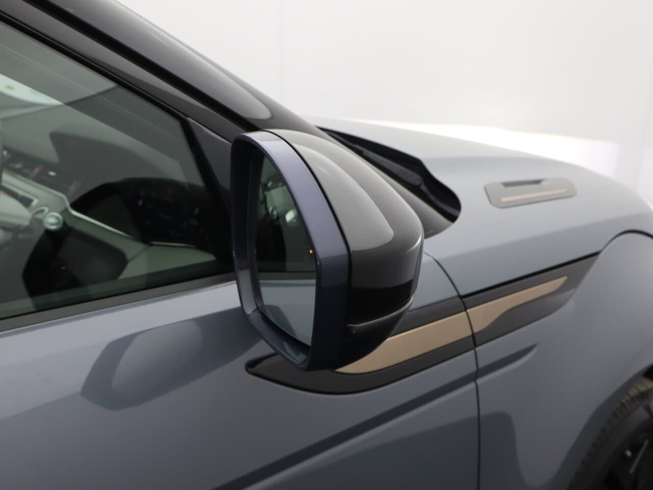 Land Rover Range Rover Evoque 2.0 D180 MHEV First Edition — image 60