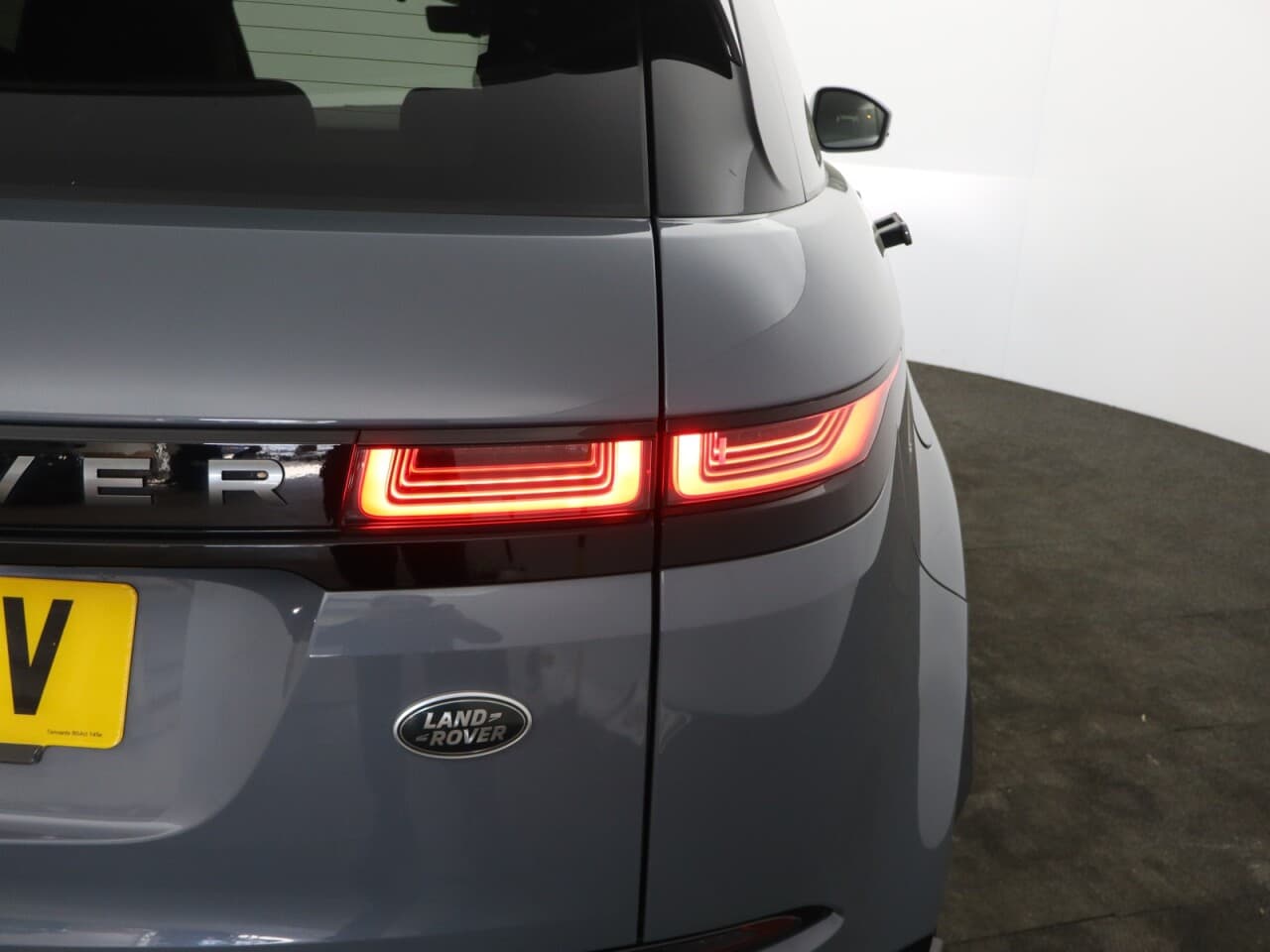 Land Rover Range Rover Evoque 2.0 D180 MHEV First Edition — image 66