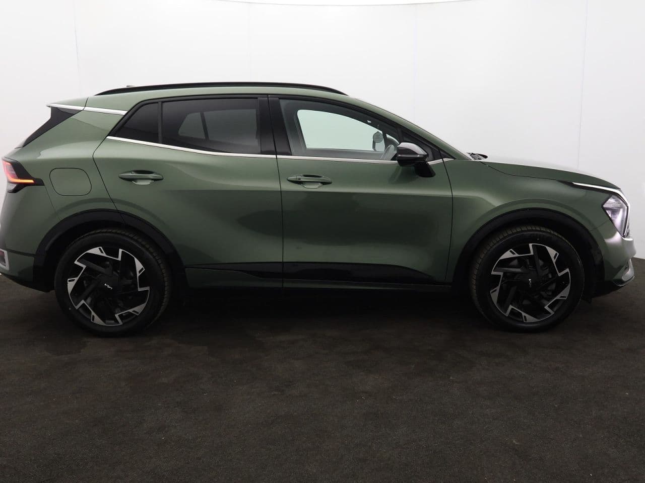 Kia Sportage 1.6 T-GDi 13.8kWh GT-Line — image 11