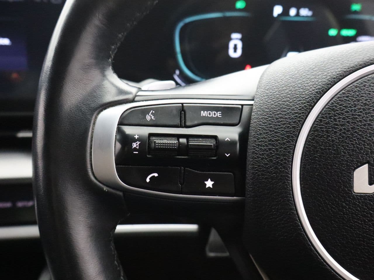 Kia Sportage 1.6 T-GDi 13.8kWh GT-Line — image 17