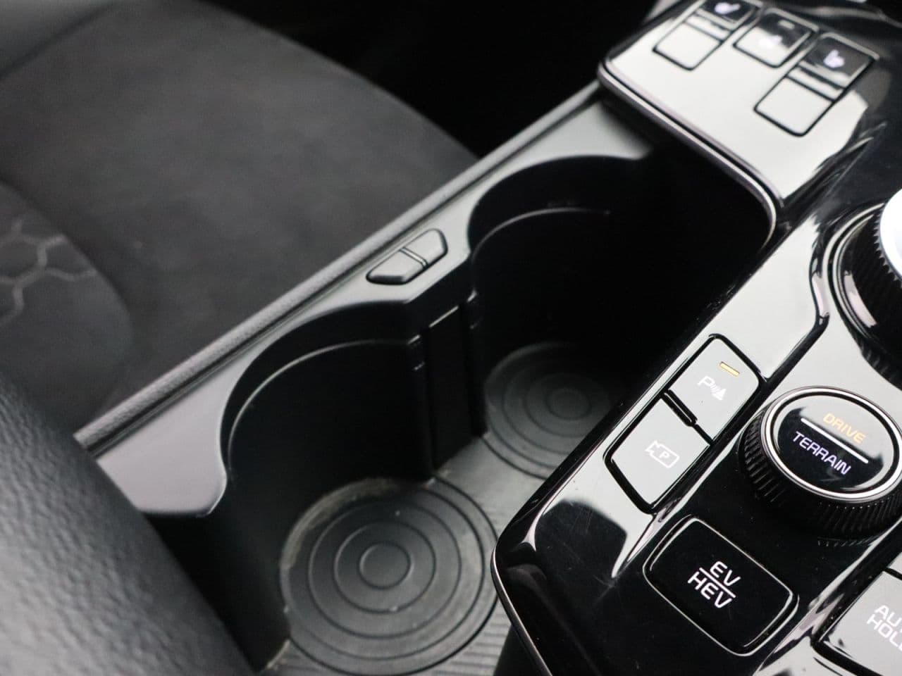 Kia Sportage 1.6 T-GDi 13.8kWh GT-Line — image 26