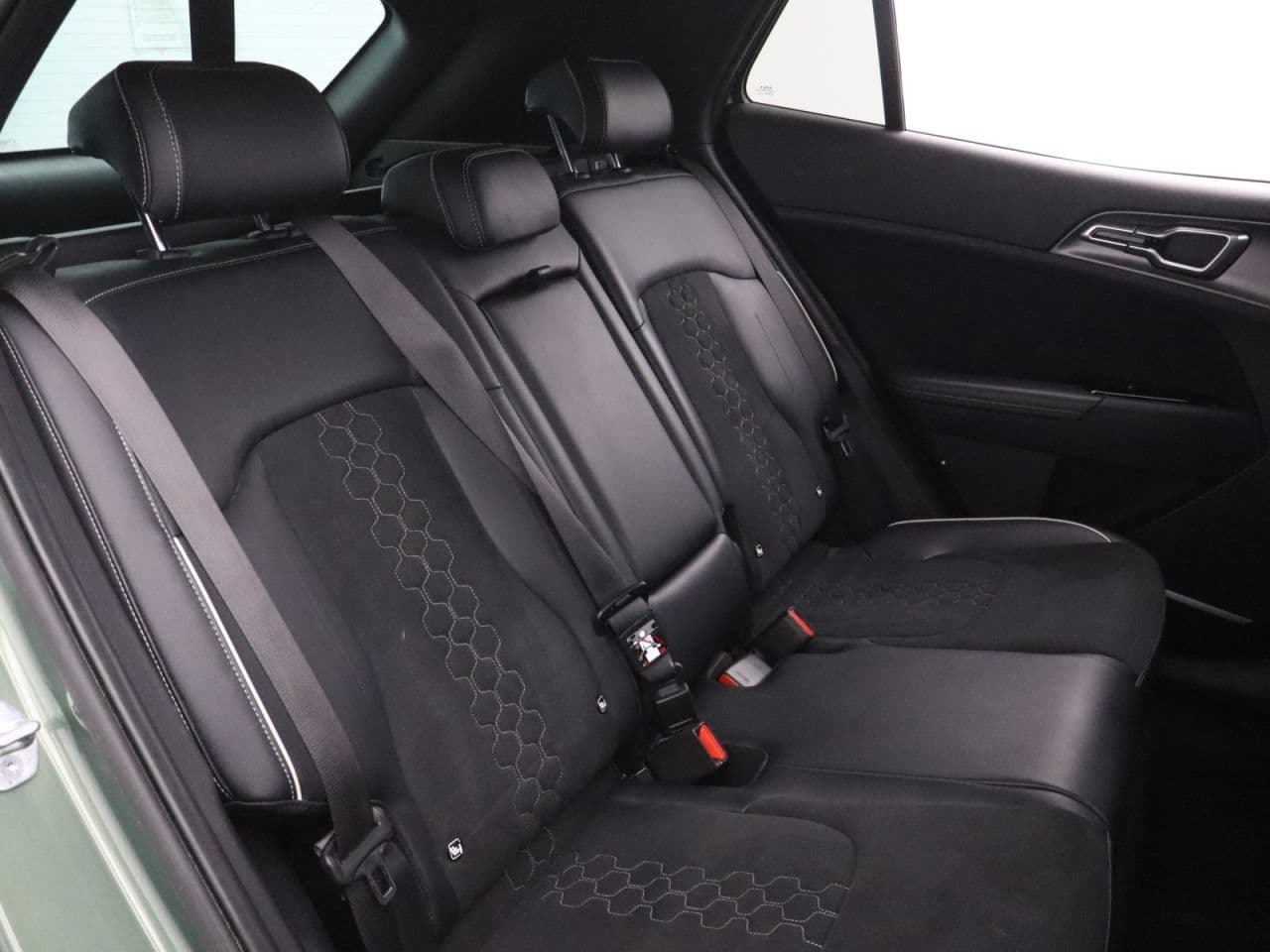 Kia Sportage 1.6 T-GDi 13.8kWh GT-Line — image 49