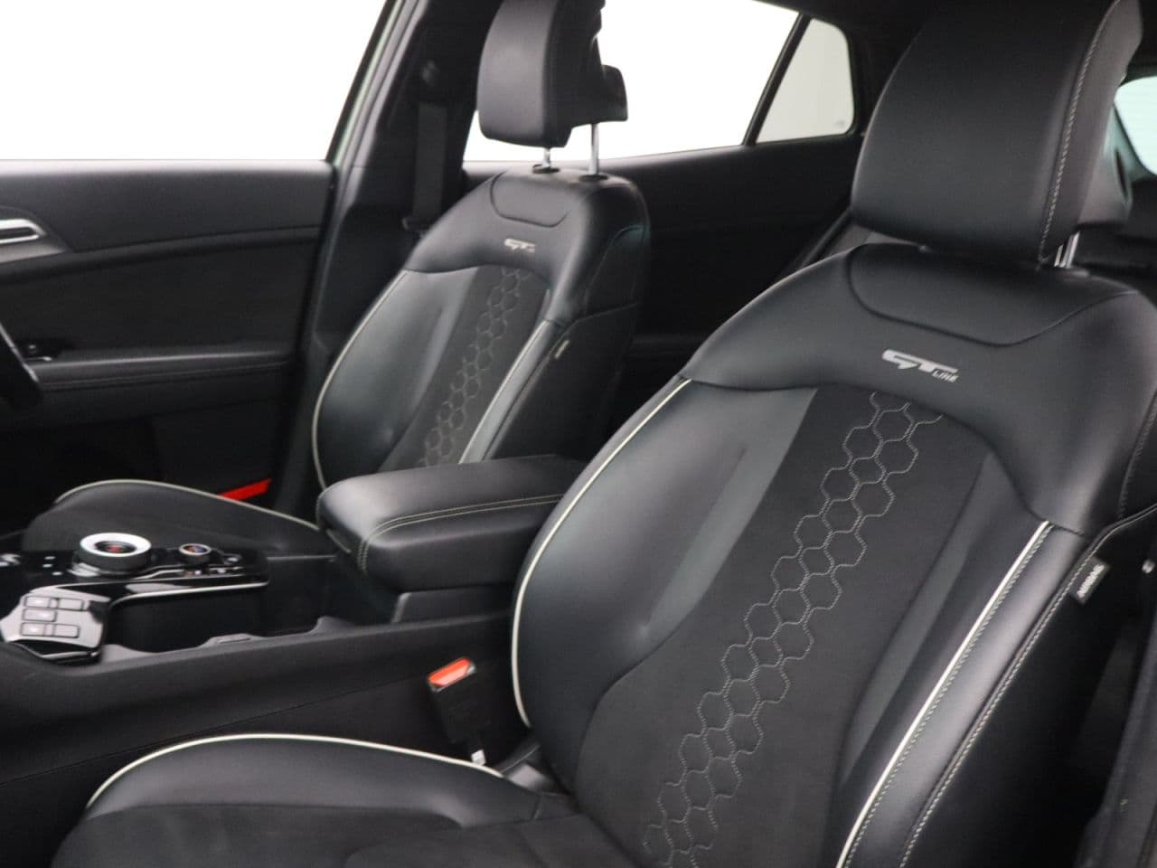 Kia Sportage 1.6 T-GDi 13.8kWh GT-Line — image 48