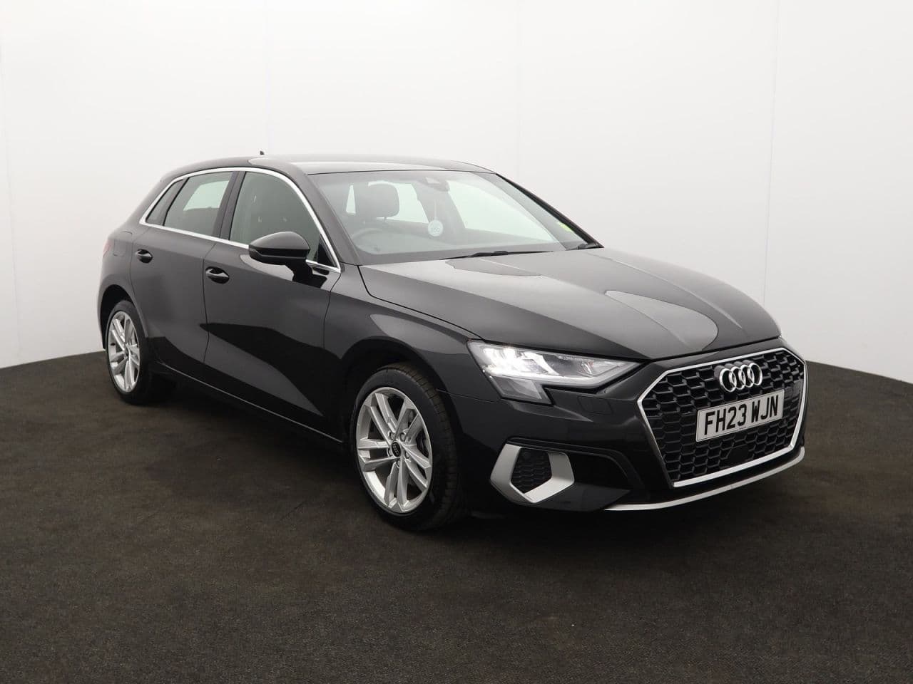 Audi A3 1.4 TFSIe 40 Sport Sportback view 1