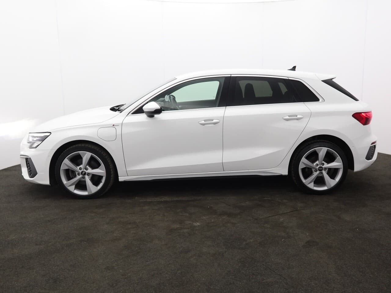 Audi A3 1.4 TFSIe 40 S line Sportback — image 6
