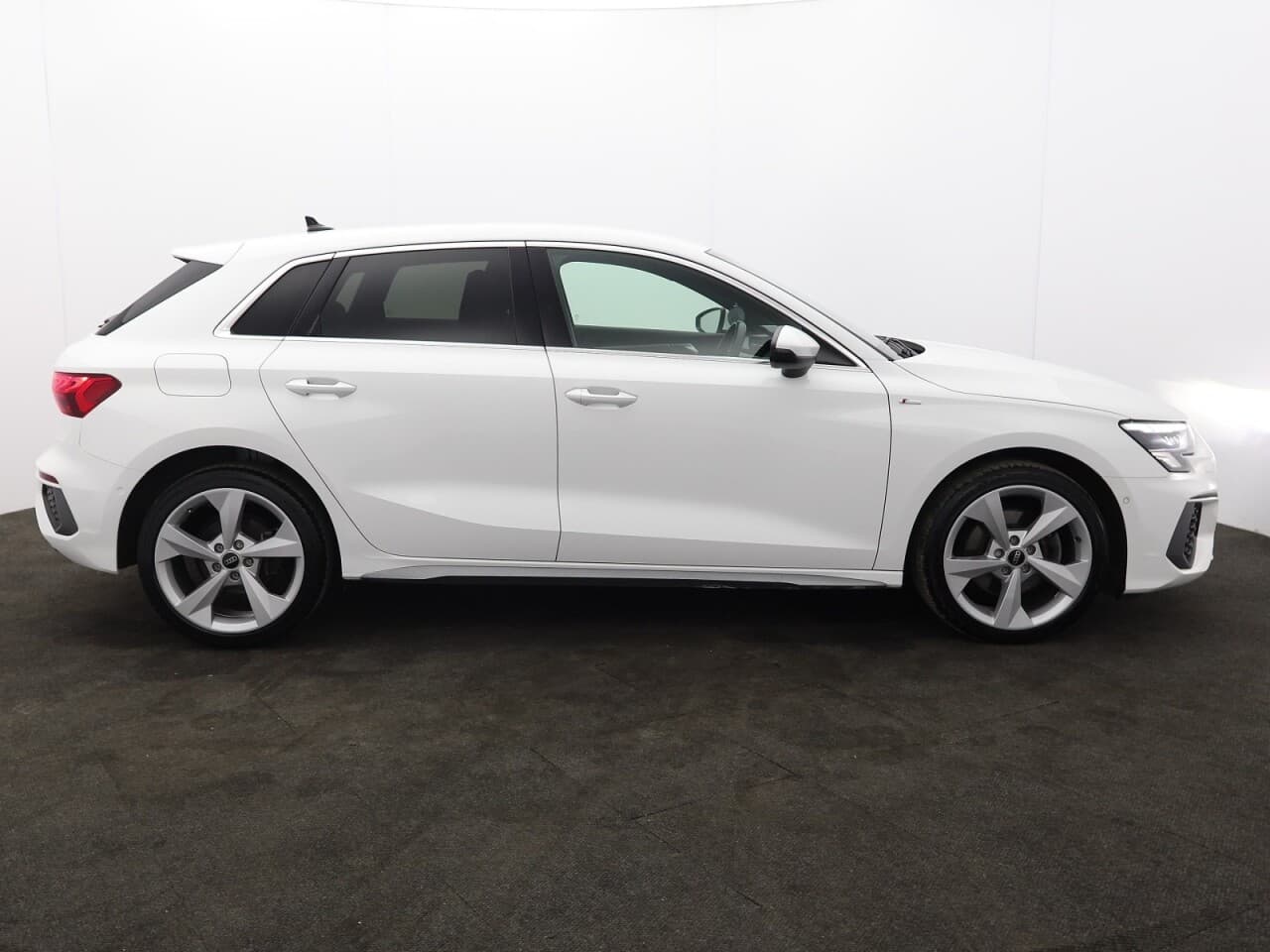 Audi A3 1.4 TFSIe 40 S line Sportback — image 11