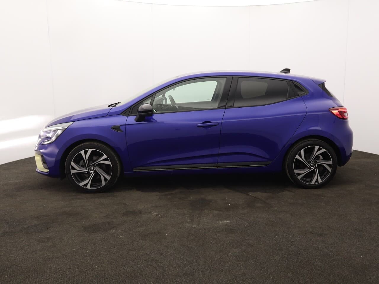 Renault Clio 1.6 E-TECH E-Tech engineered — image 6