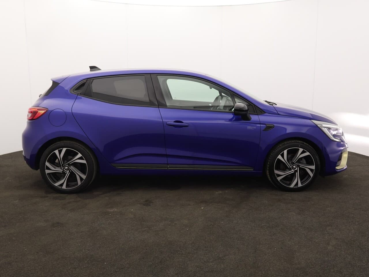 Renault Clio 1.6 E-TECH E-Tech engineered — image 11