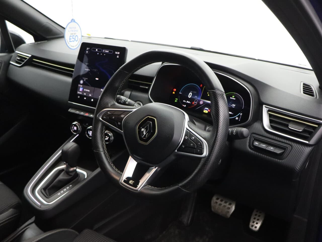 Renault Clio 1.6 E-TECH E-Tech engineered — image 13