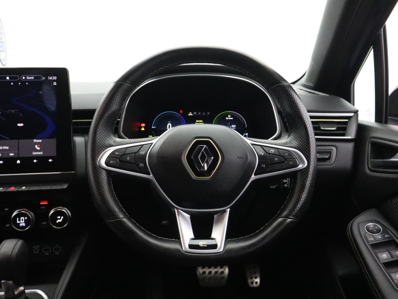 Renault Clio 1.6 E-TECH E-Tech engineered — image 16