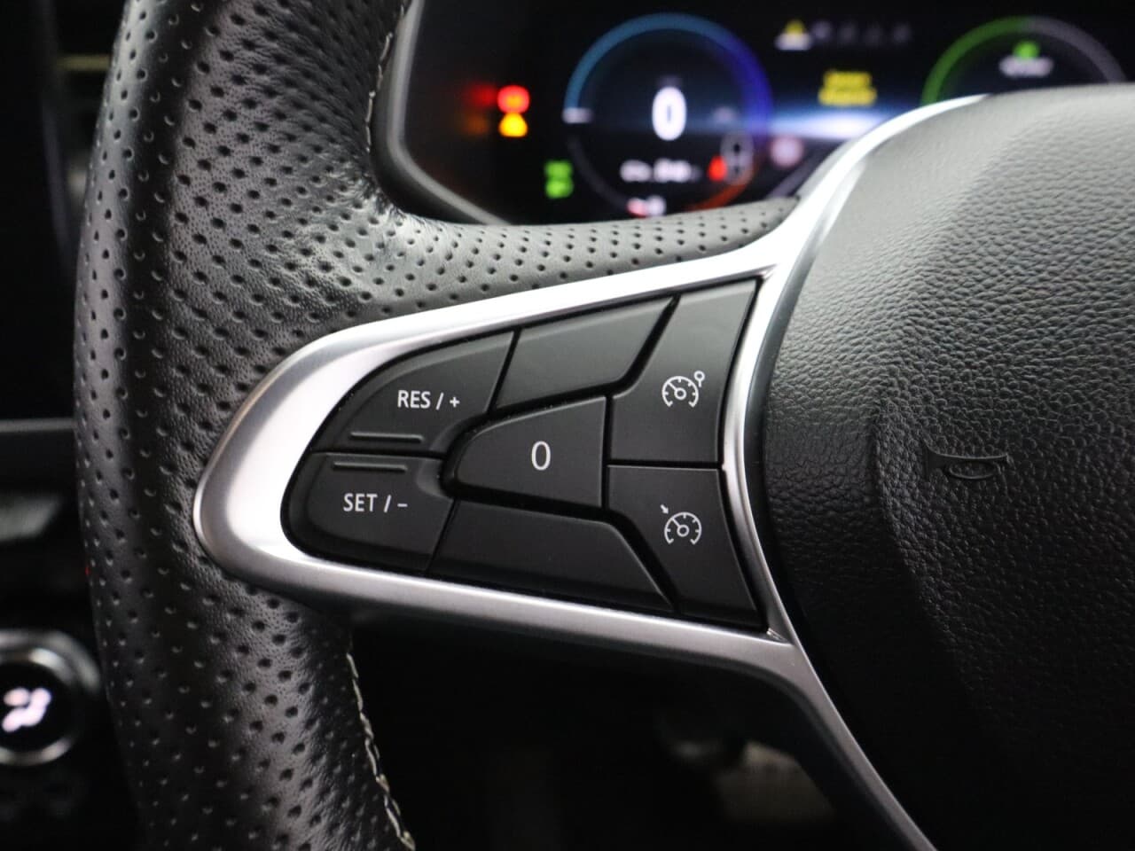 Renault Clio 1.6 E-TECH E-Tech engineered — image 17