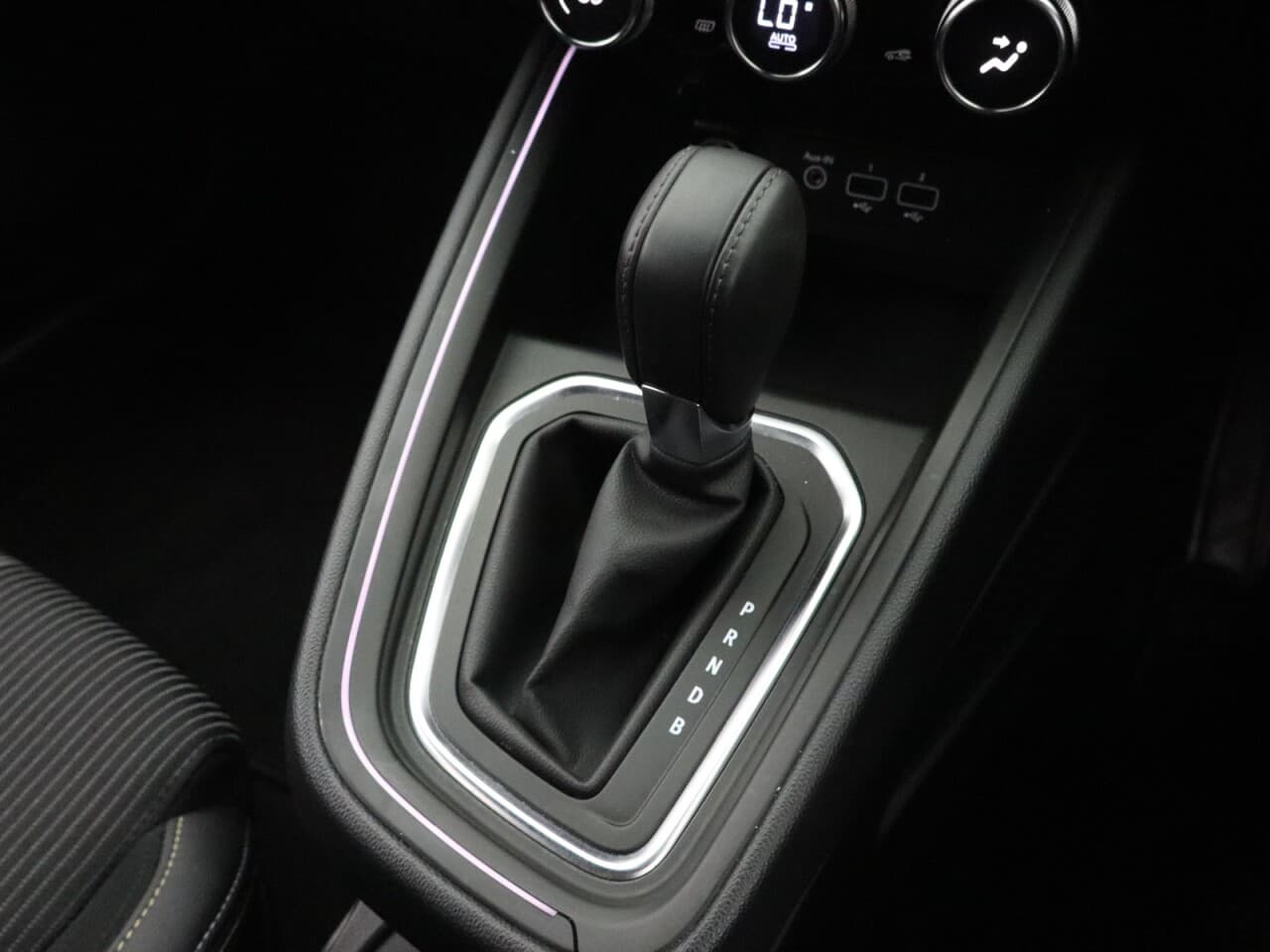 Renault Clio 1.6 E-TECH E-Tech engineered — image 23
