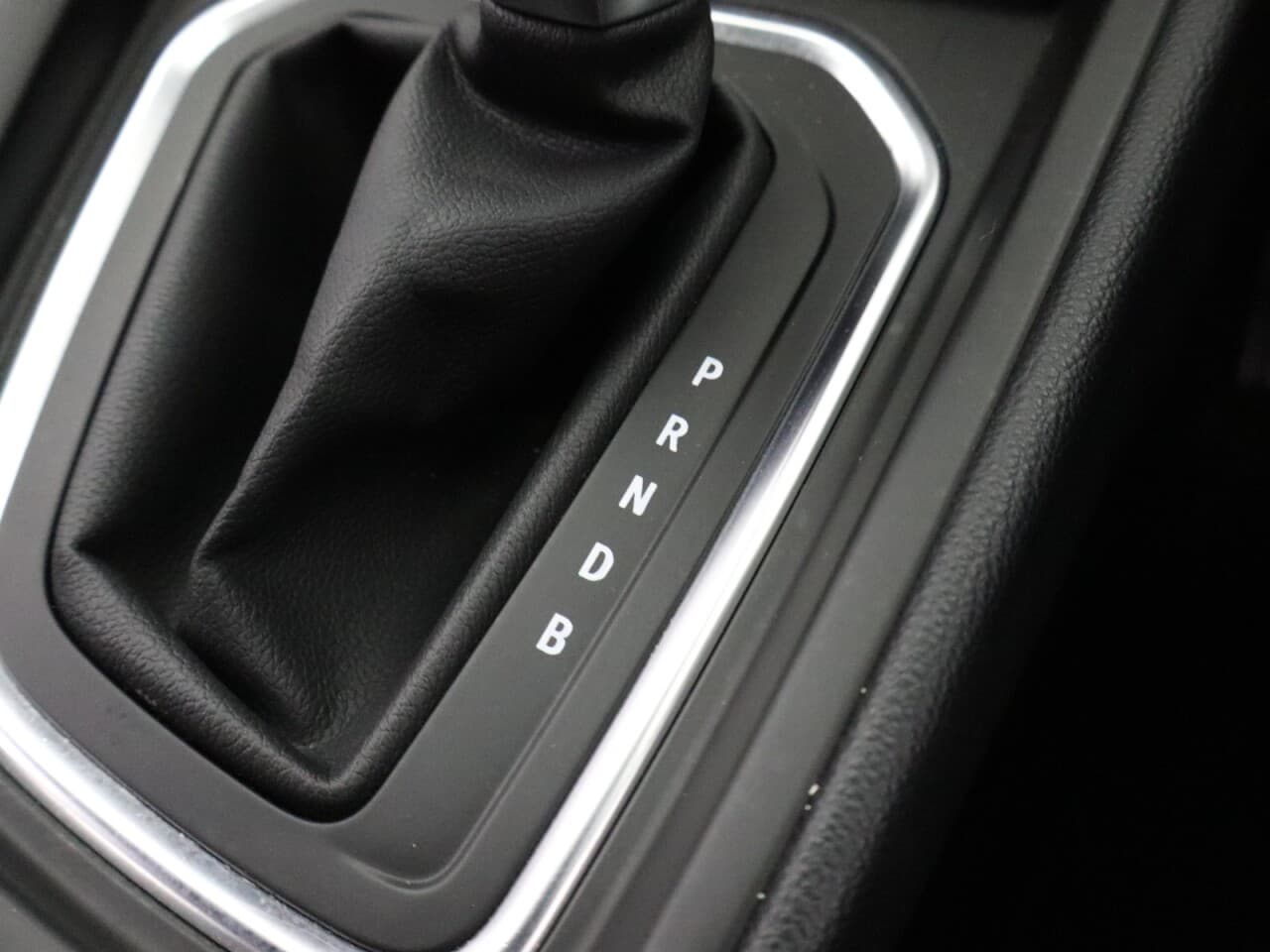 Renault Clio 1.6 E-TECH E-Tech engineered — image 24