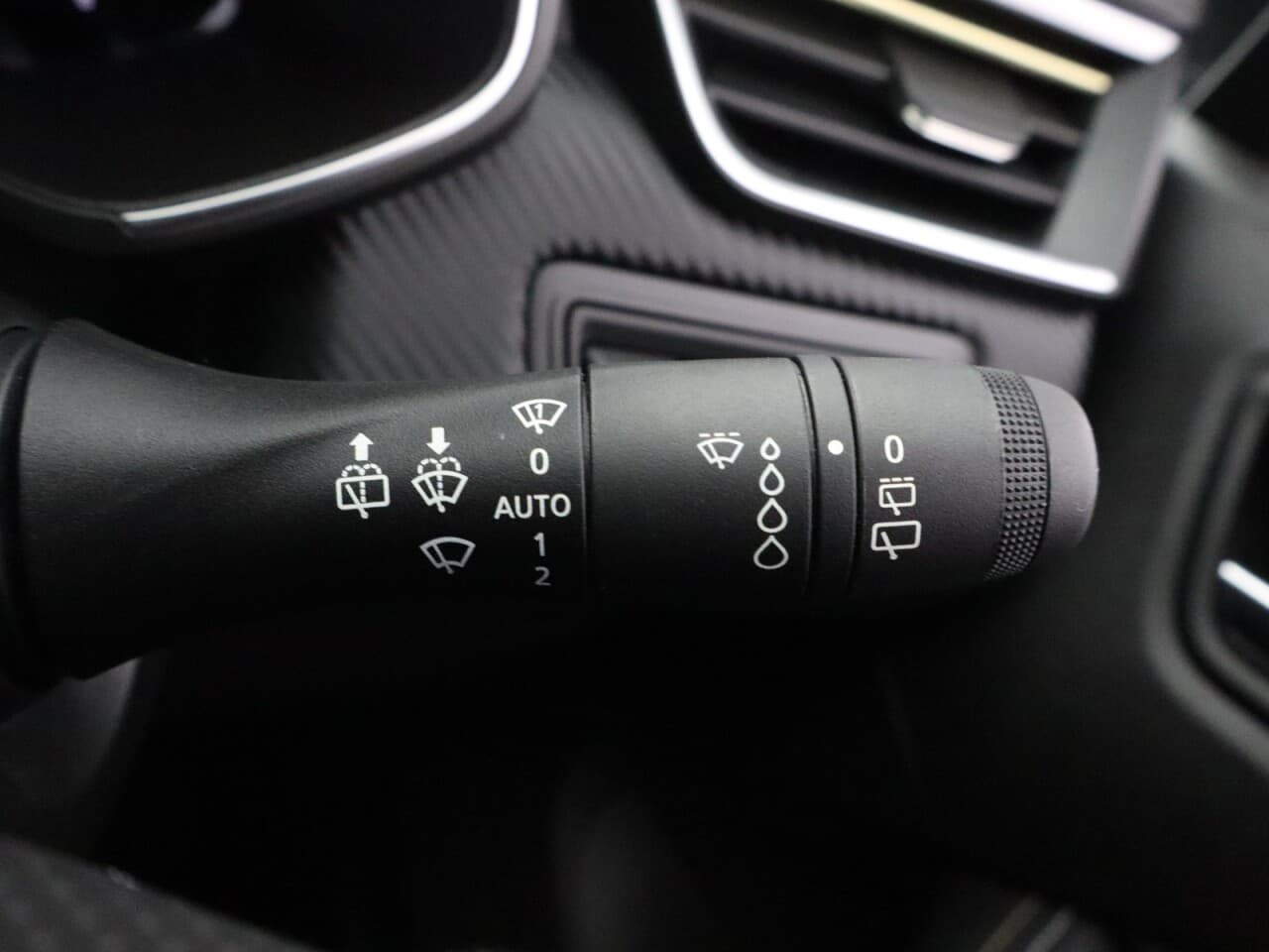 Renault Clio 1.6 E-TECH E-Tech engineered — image 39