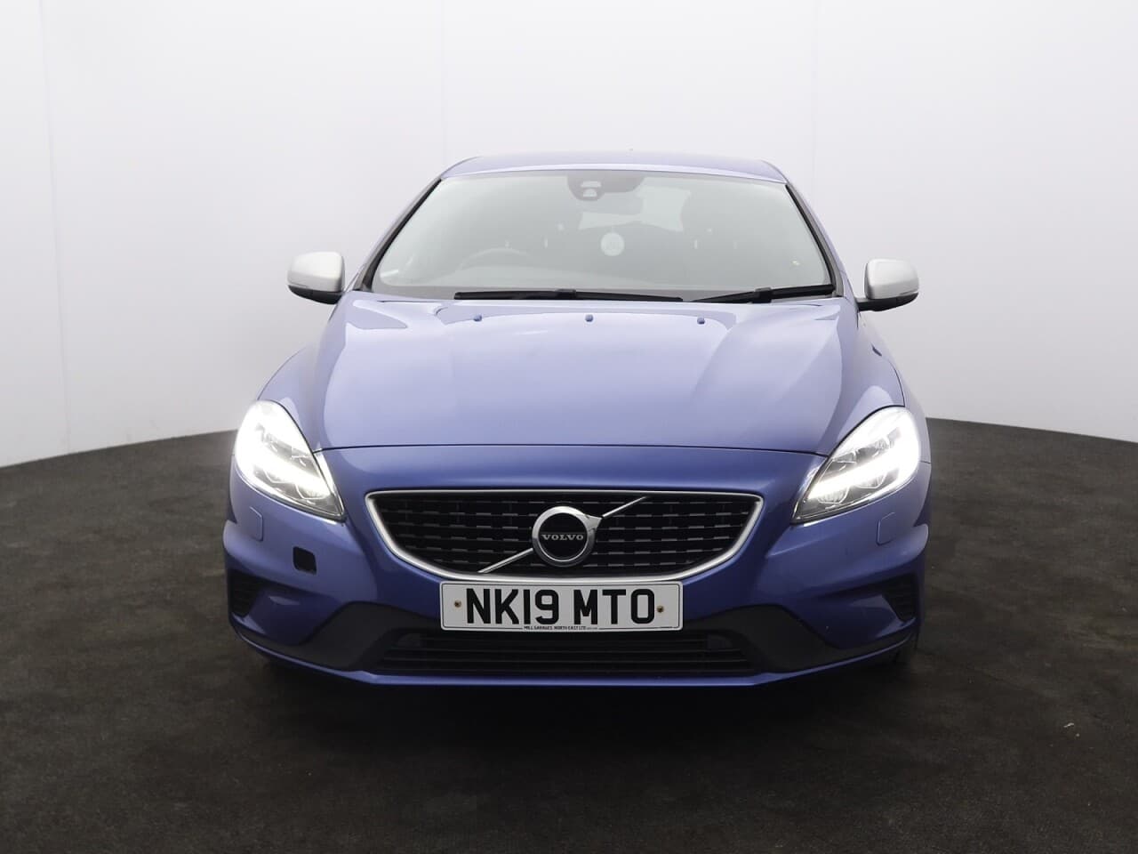Volvo V40 1.5 T2 R-Design Edition — image 4