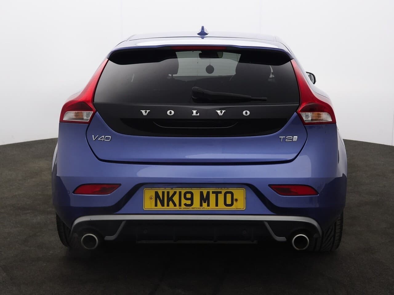 Volvo V40 1.5 T2 R-Design Edition — image 9