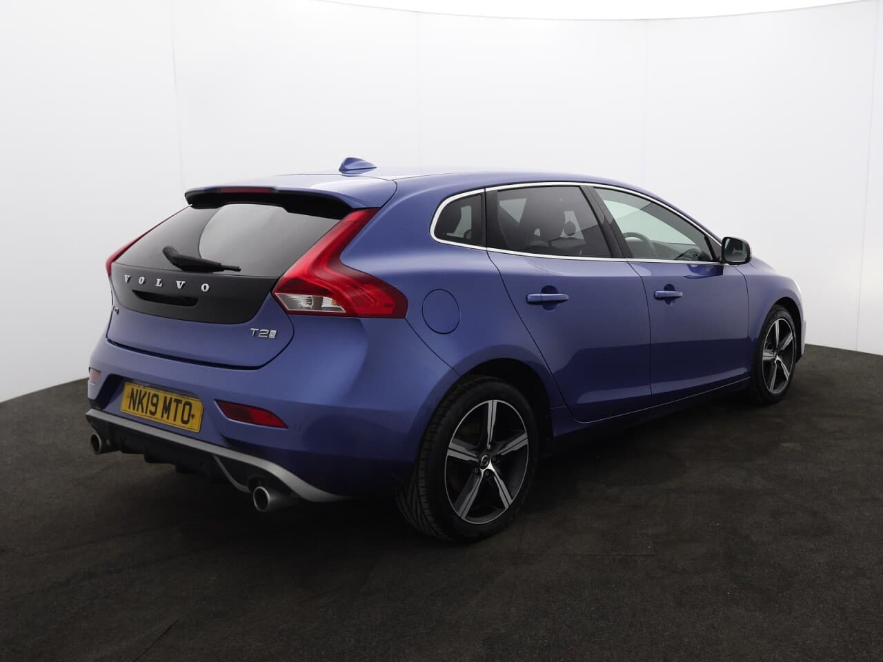 Volvo V40 1.5 T2 R-Design Edition — image 10