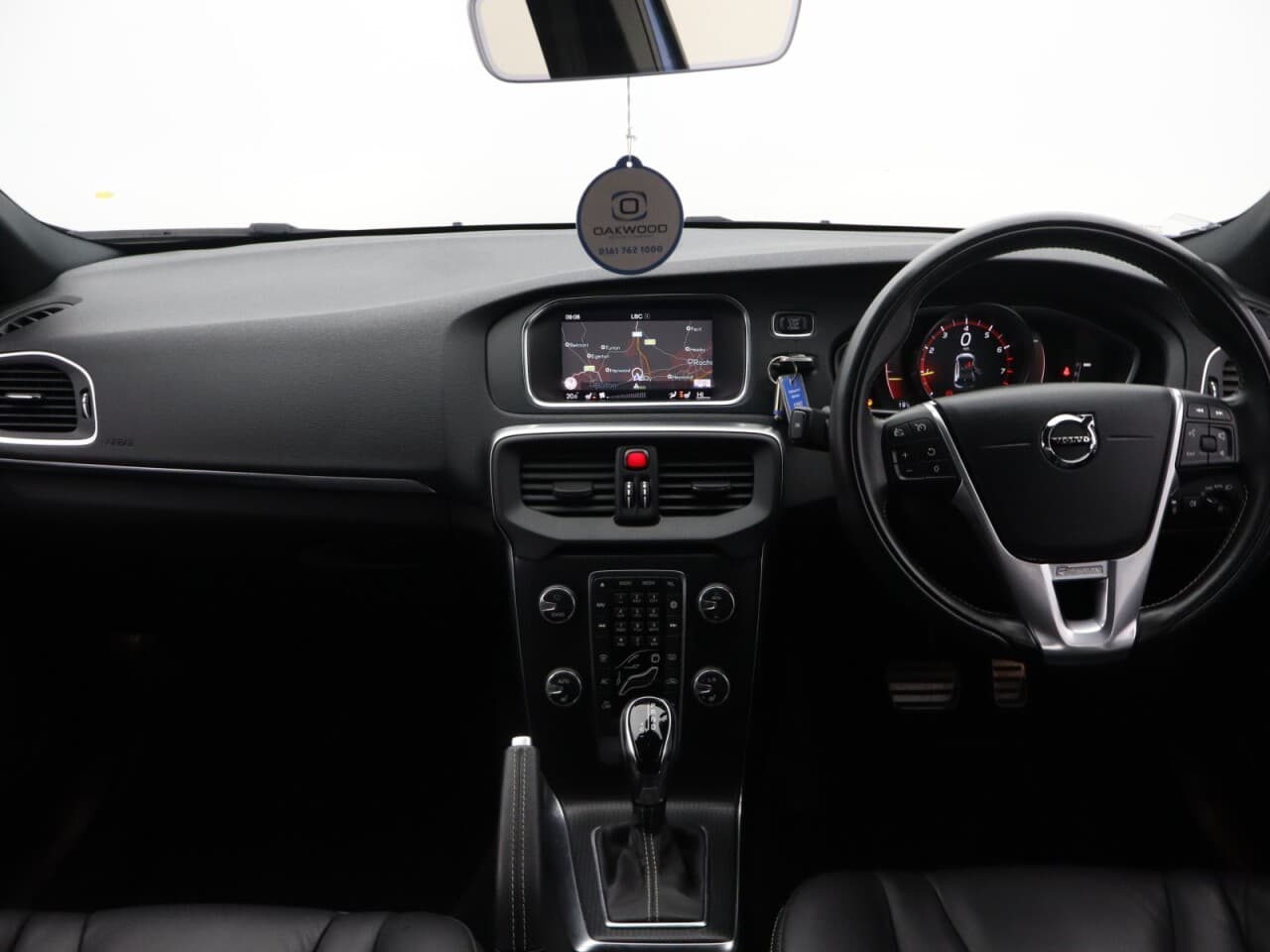 Volvo V40 1.5 T2 R-Design Edition — image 12