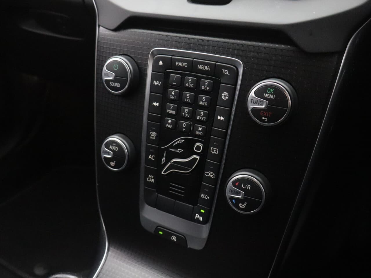 Volvo V40 1.5 T2 R-Design Edition — image 27