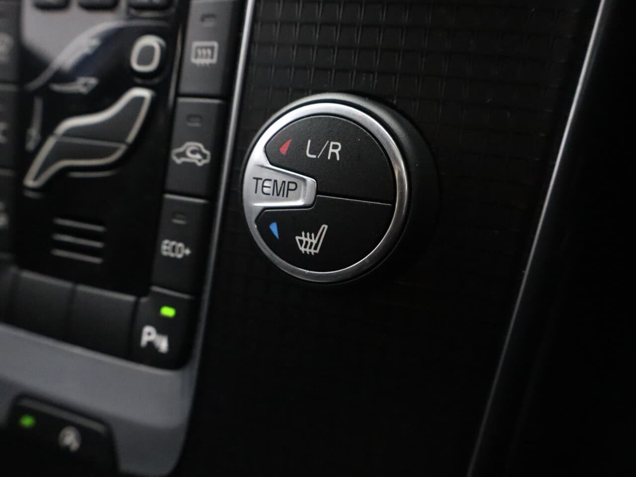 Volvo V40 1.5 T2 R-Design Edition — image 28